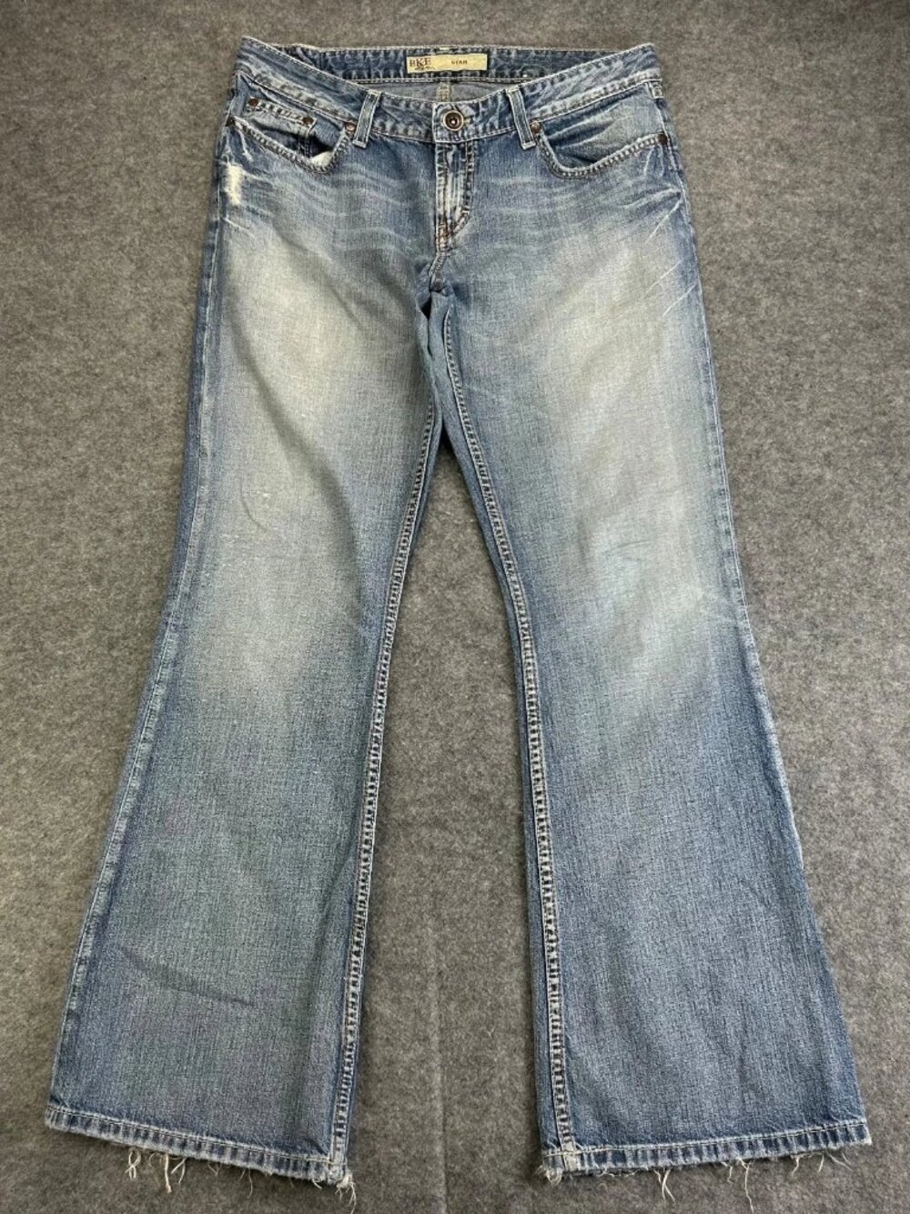 BKE Buckle Star Bootcut Jeans Womens 31x31.5 Denim Mid Rise Faded Distressed